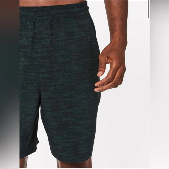 Lululemon Pace Breaker Short Linerless Dark Emerald Black Size Medium - Picture 4 of 7